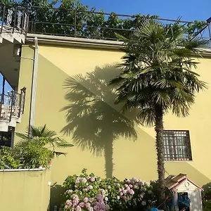  Hostel Xhou's Albania